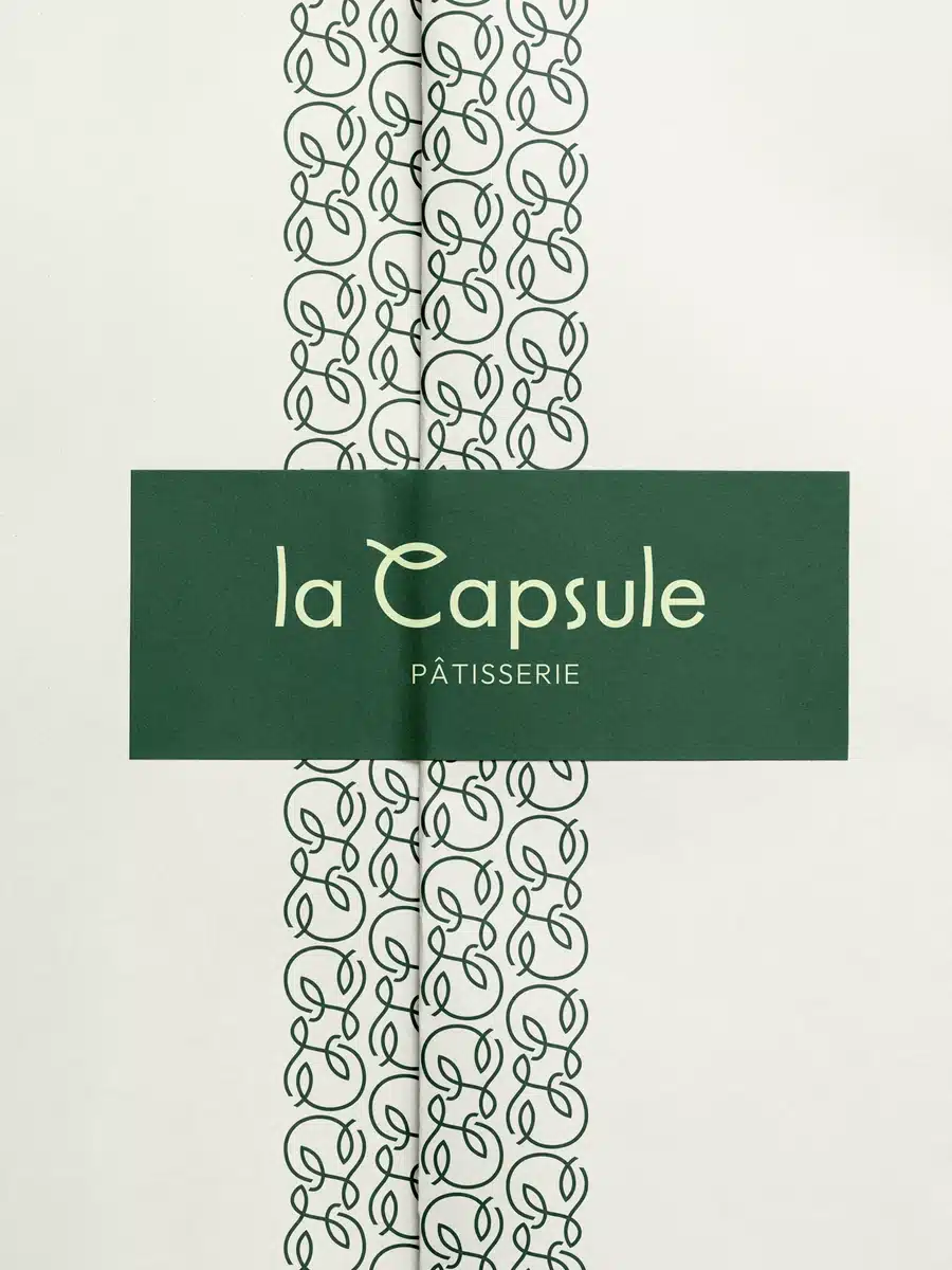Identité visuelle verte de La Capsule Pâtisserie.